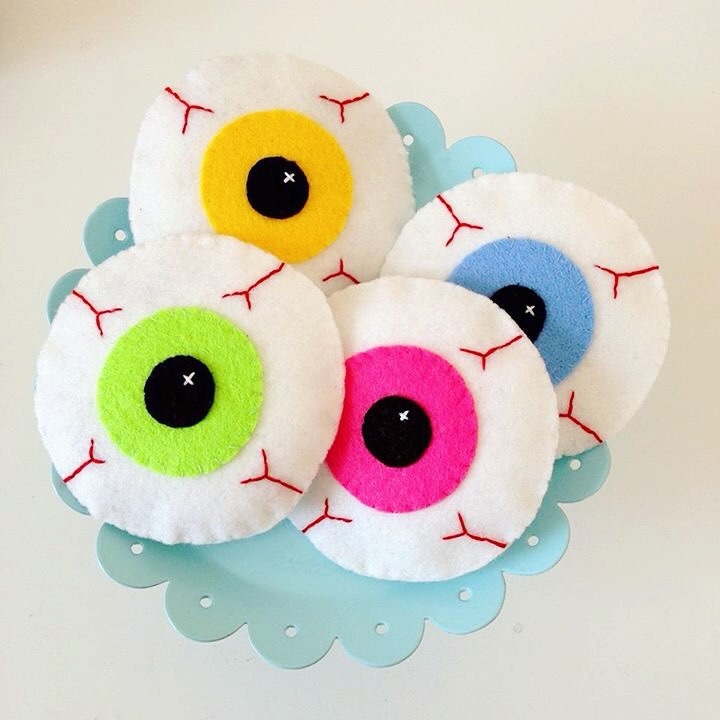 Felt Eyeballs // Halloween Eyeballs // Halloween Felt Shapes // Halloween  Felt Eyeballs 